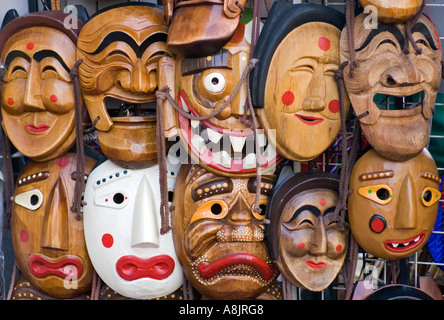 Holzmasken für Verkauf in Insadong Markt in Seoul Südkorea Stockfoto