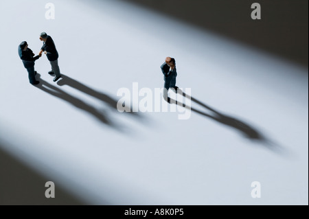 Modelle von Geschäftsleuten in Gruppe von oben gesehen Stockfoto
