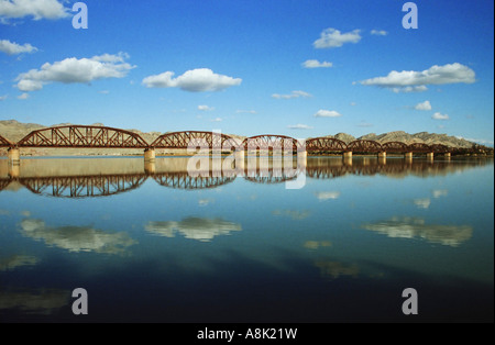 Asien Pakistan Punjab Kalabagh Brücke über Fluß Indus Stockfoto