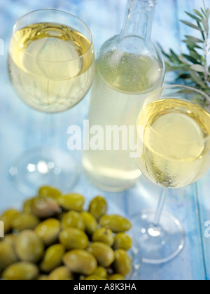 GRIECHISCHER RETSINA-WEIN Stockfoto