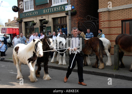 Pferdehändler versammelten Flanagan Arms Pub in Wandsworth South London zur jährlichen Feiertag trading Event. Stockfoto