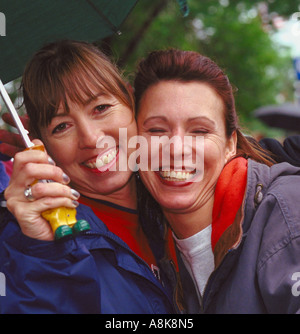 Zwei glückliche Teilnehmer in die Grand Old Day Feier Alter 45. St Paul Minnesota USA Stockfoto