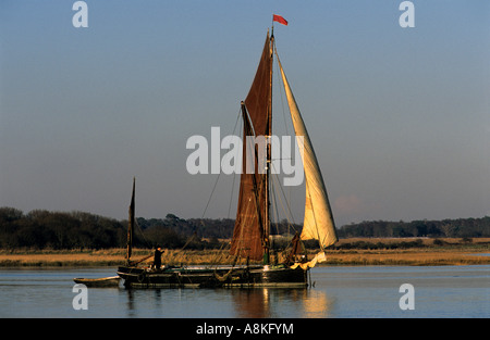 Segeln Schiff Cygnet auf den Fluss Alde an Iken, Suffolk, UK. Stockfoto