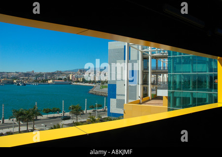 Blick vom Einkaufszentrum Centro Comercial El Muelle in der Hauptstadt von Las Palmas auf Gran Canaria, einer der Kanarischen Inseln Spaniens Stockfoto