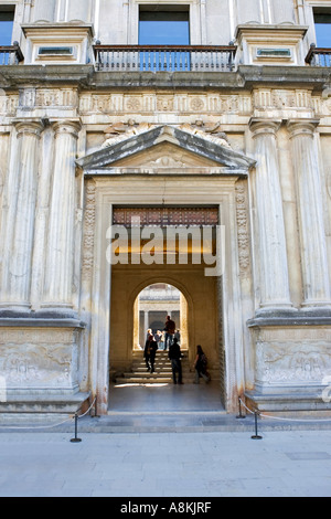 Schöne Tür Surround und Architektur der alten Alhambra in Granada an der Costa Del Sol in Spanien Stockfoto