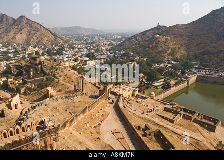 Blick vom Fort Amber zum Eingang und Amber, in der Nähe von Jaipur, Rajasthan, Indien Stockfoto