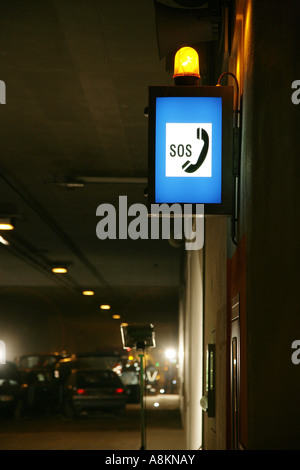 Notruf in einem Straßentunnel in Bad Ems, Rheinland-Pfalz, Deutschland Stockfoto