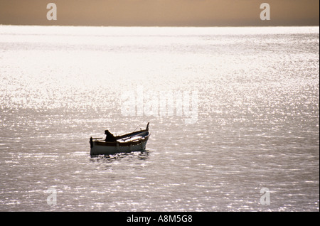 Sonnenuntergang auf einem kleinen Boot Nizza Frankreich Stockfoto