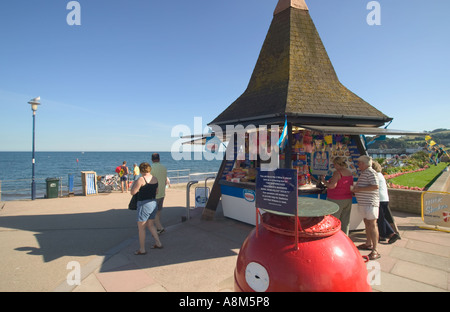 Verkauf von Eis an der Strandpromenade in Teignmouth Devon Great Britain Stockfoto