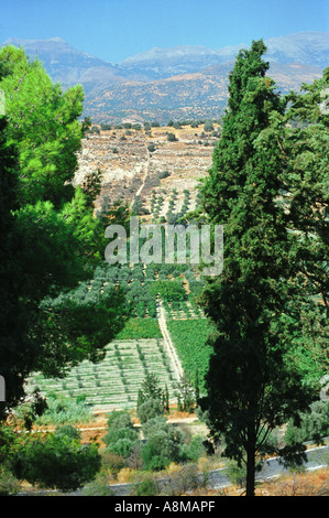 Blick auf die Landschaft aus dem Palast Phaestos auf Kreta Stockfoto