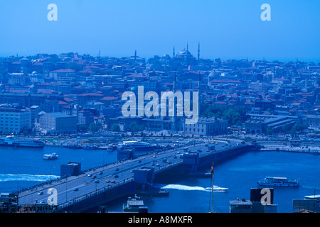 Istanbul-Türkei-Blick vom Galata-Turm (Kulesi) der Galata-Brücke Stockfoto