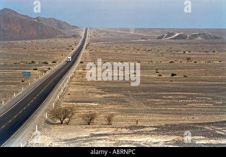 Luftbild von der Panamericana Autobahn in der Nähe von Nazca, Peru Stockfoto
