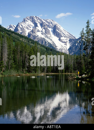 Tourist am String Lake genießen den Blick auf Mount Moran im Grand Teton National Park in Wyoming Stockfoto