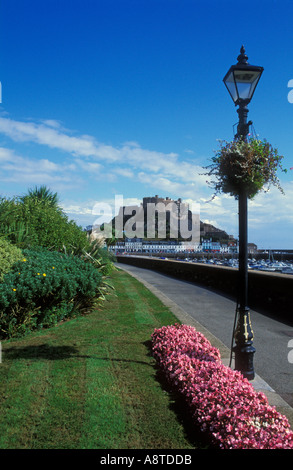 Promenade und Mont Hochmuts Burg Gorey Hafen Jersey Channel Islands British Isles Europa eye35.com Stockfoto