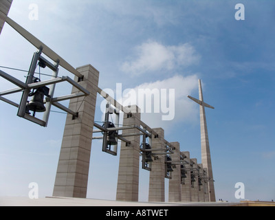 Glocken der Glockenturm der neuen Kirche von Padre Pio in San Giovanni Rotondo, Renzo Piano Foggia, Apulien, Italien, Europa Stockfoto