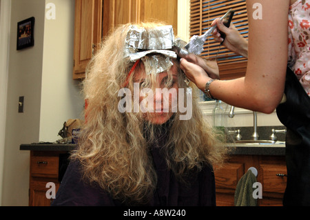 Frau, Haare gefärbt Humor Blondine Stockfoto