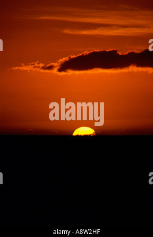 Sonnenuntergang, Strand, Kona Village Resort, Kona Village Resort, Kailua-Kona, Kohala Coast, Hawaiis Big Island, Hawaii, Vereinigte Staaten von Amerika Stockfoto