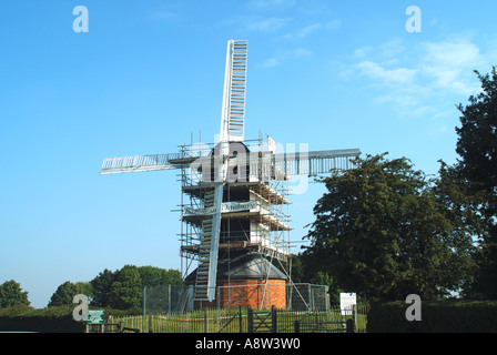 Mountnessing Mühle historische aufgeführten alten Post Mühle mit Zugang Gerüst für Wartung & Reparatur von Holz Segel Brentwood Essex UK Stockfoto