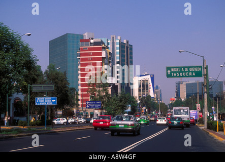 Fahrzeugverkehr, Mexico City, Distrito Federal, Mexiko Stockfoto