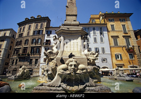 Fontana del Pantheon auf der Piazza della Rotonda, Rom (Italien) Stockfoto
