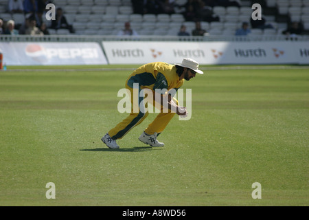Jason Gillespie fielding Australien V Neuseeland ICC Champions Trophy 16. September 2004 Stockfoto