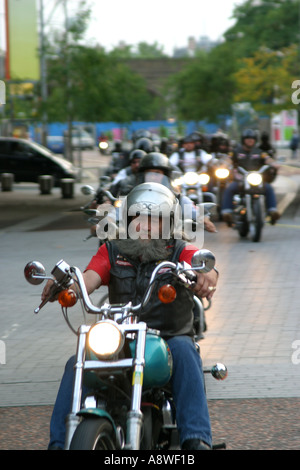 Hells Angels fahren über in London England Stockfoto