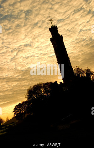 Tagesanbruch über Nelsons Denkmal, Calton Hill, Edinburgh Stockfoto