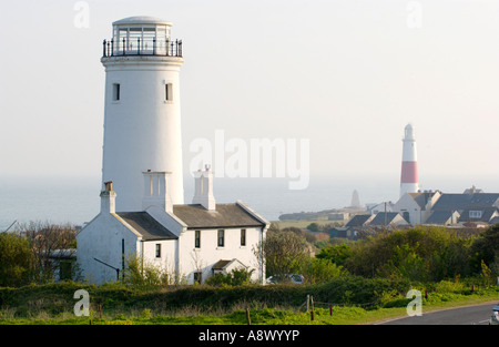 Portland Vogelwarte und Feldstudie im Zentrum der alten unteren hellen Portland Bill Dorset England UK Stockfoto