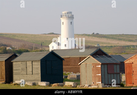 Portland Bird Observatory und Field Studie Zentrum der alten unteren Licht Portland Bill Dorset England UK über Tag Hütten angezeigt Stockfoto