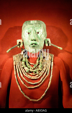 Replik von Jade Lord Pakal Totenmaske und Mayan jade Halsketten von pakal's Grab in Palenque, Chiapas, Nationalmuseum für Anthropologie, Mexiko Stadt Stockfoto