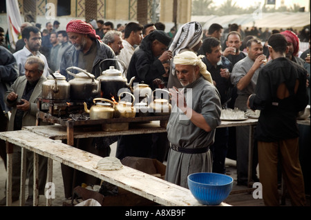 Tee in Kerbela, Irak 01 03 2004 Stockfoto