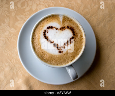 Tasse Kaffee mit Herzform in Schokolade Rom Italien Stockfoto