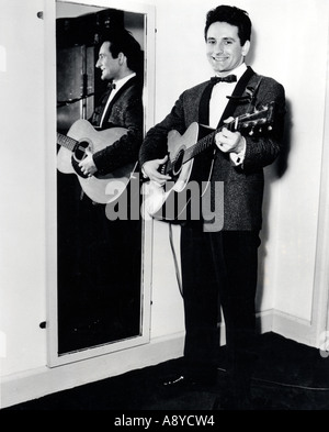 LONNIE DONEGAN schottischer Popmusiker, bekannt als der König von Skiffle, wurde hier um 1962 gesehen. Foto: Tony Gale Stockfoto