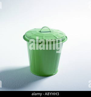Grünen Mülleimer Stockfoto