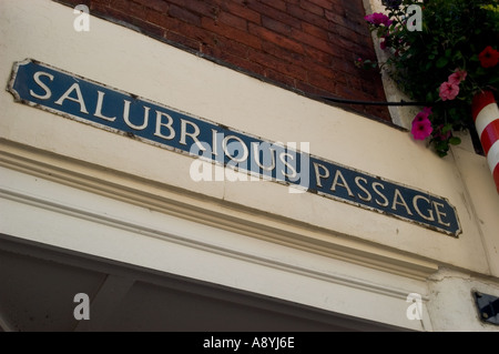 Straße Zeichen bekömmlich Passage aus Wind Straße Swansea South Wales Stockfoto