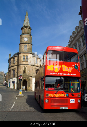 dh City Tour Red Bus Ausflug STIRLING STIRLINGSHIRE das Athenaeum Gebäude William Wallace Statue opendecker Erbe Stockfoto