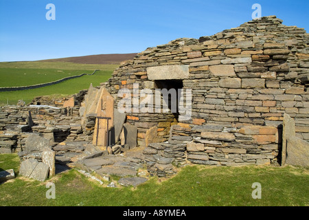 dh Midhowe Broch ROUSAY ORKNEY Eisenzeit befestigte defensive Wohnung Eingang prähistorische Steinruine schottland Inselerbe großbritannien alt Stockfoto