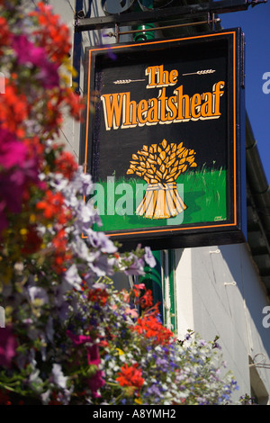 Das Wheatsheaf Pub Schild Hay on Wye Powys Wales Stockfoto