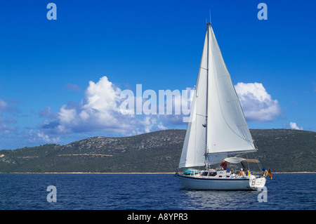 Sloop getakelt Yacht Adria Kroatien Stockfoto