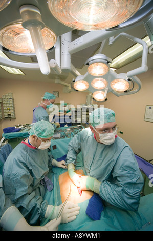 Chirurgen Bauchchirurgie Krebs Operation OP-Saal Stockfoto