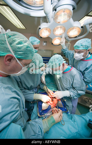 Chirurgen Bauchchirurgie Krebs Operation OP-Saal Stockfoto