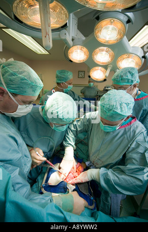 Chirurgen Bauchchirurgie Krebs Operation OP-Saal Stockfoto