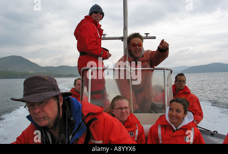 Ein Zodiac voller Menschen auf eine Whale watching Tour in Trinity Bay Bonavista Halbinsel Neufundland Kanada Stockfoto