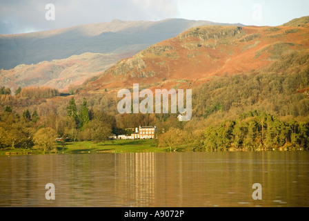 Lake Windermere & Bezirk von in der Nähe von Ambleside am frühen Morgen herbstliche Landschaft in beliebten walking & Bereich outdoor-Aktivitäten Stockfoto