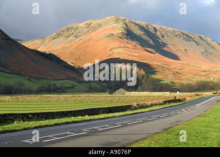 Grasmere Lake District Nationalpark malerischen Herbst frühen Spätwinter Laufwerk A591 Route auf ruhigen menschenleeren Straßen Stockfoto