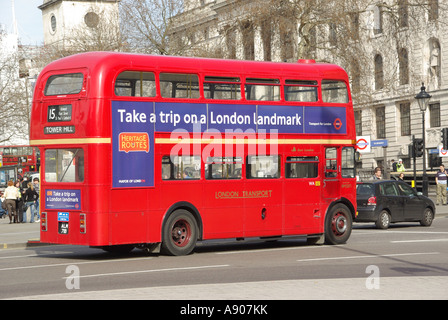 Rot Routemaster Doppeldecker Busroute 15 Anzeige Förderung Heritage Route South Africa House über Stockfoto