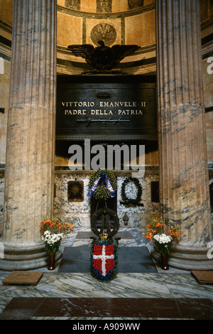 Rom Italien das Grab zum ersten König des geeinten Italiens Vittorio Emanuele II im Pantheon Stockfoto