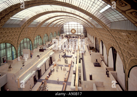 Pariser Musee D'Orsay Innenraum umgewandelt in eine französische Kunst Museum aus der redundanten Bahnhof Gare d'Orsay Frankreich Stockfoto