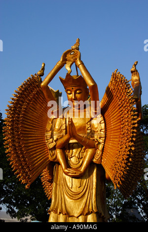 Tausend Augen und Hände der barmherzigen Gott. Die Laterne ist inspiriert durch den Gott im Tempel Kai Feng, Südchina. Stockfoto