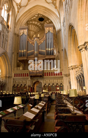 England Somerset Wells Cathedral der Chor und Orgel Stockfoto